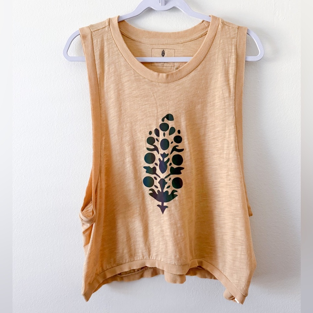 NWOT Free People Movement Logo Reflective Love Tank in Camel Size Large - Picture 3 of 10
